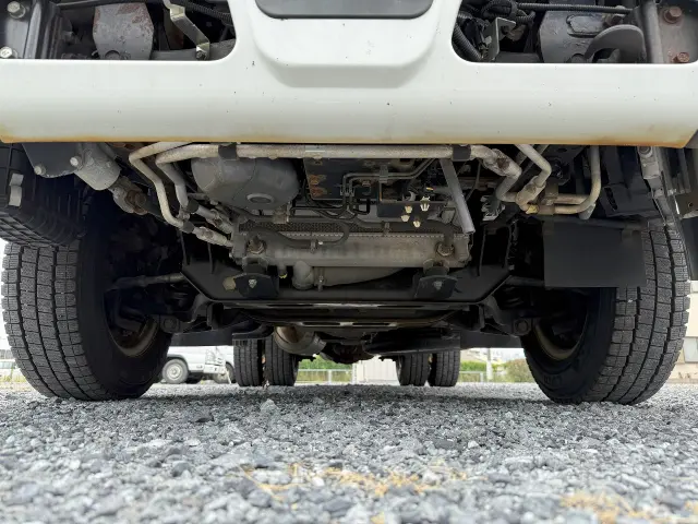 三菱 キャンター 2PG-FEAV0(2WD)の写真9