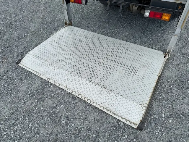 三菱 キャンター 2PG-FEAV0(2WD)の写真23