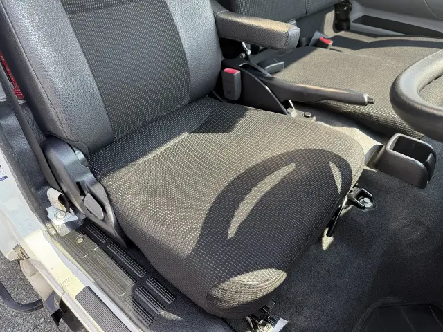 三菱 キャンター 2PG-FEAV0(2WD)の写真37