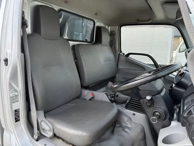 日野 デュトロ 2RG-XZC645M(2WD)の写真33