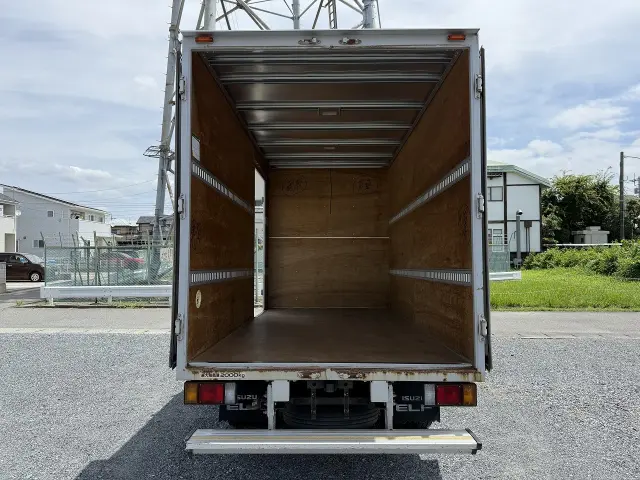 いすゞ エルフ TRG-NMR85N(2WD)の写真5