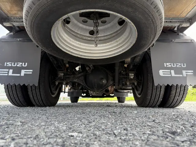 いすゞ エルフ TRG-NMR85N(2WD)の写真9