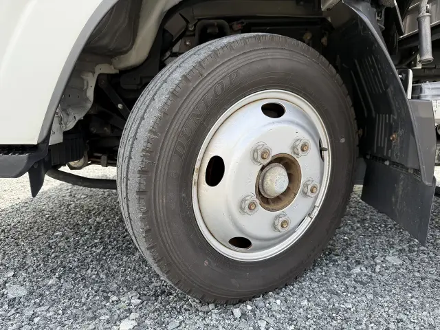 いすゞ エルフ TRG-NMR85N(2WD)の写真12