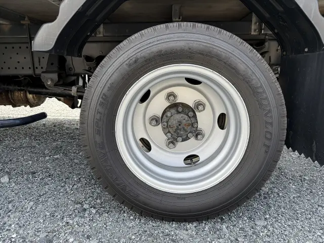 いすゞ エルフ TRG-NMR85N(2WD)の写真13