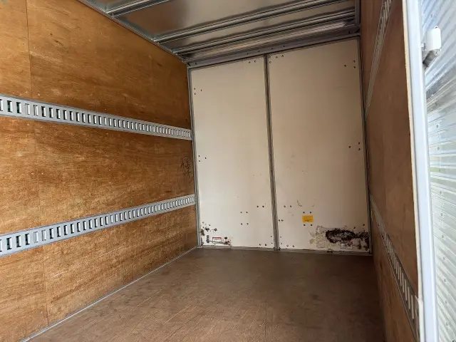 いすゞ エルフ TRG-NMR85N(2WD)の写真27