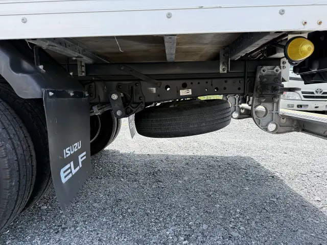 いすゞ エルフ TRG-NMR85N(2WD)の写真35