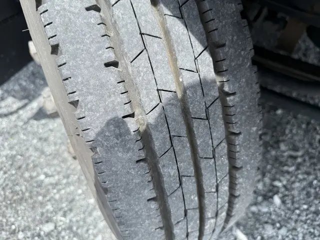 いすゞ エルフ TRG-NMR85N(2WD)の写真36