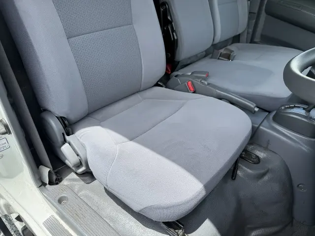 いすゞ エルフ TRG-NMR85N(2WD)の写真40