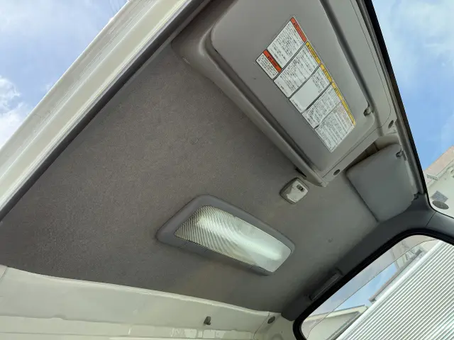 いすゞ エルフ TRG-NMR85N(2WD)の写真43