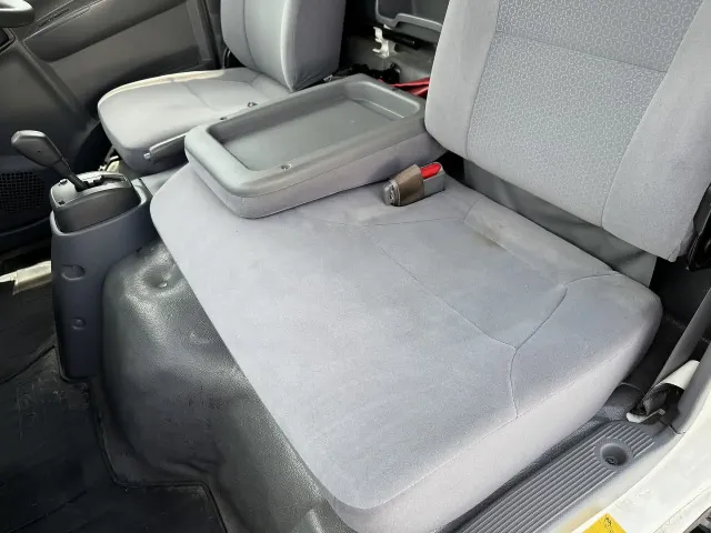 いすゞ エルフ TRG-NMR85N(2WD)の写真44