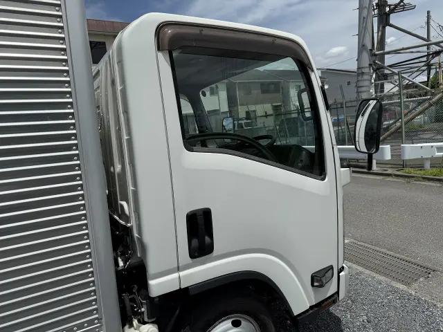 いすゞ エルフ TRG-NMR85N(2WD)の写真49