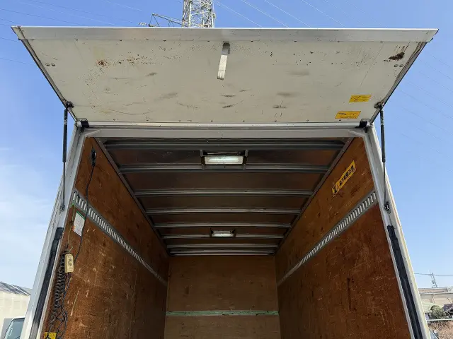 いすゞ エルフ PB-NPR81AN(2WD)の写真6