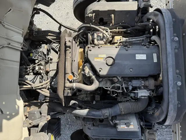 いすゞ エルフ PB-NPR81AN(2WD)の写真8