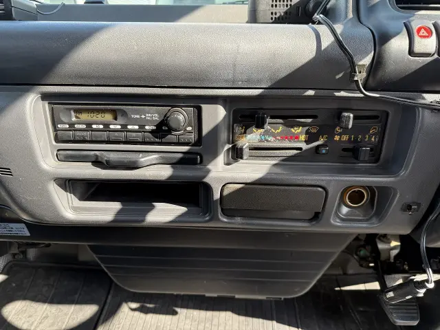 いすゞ エルフ PB-NPR81AN(2WD)の写真19