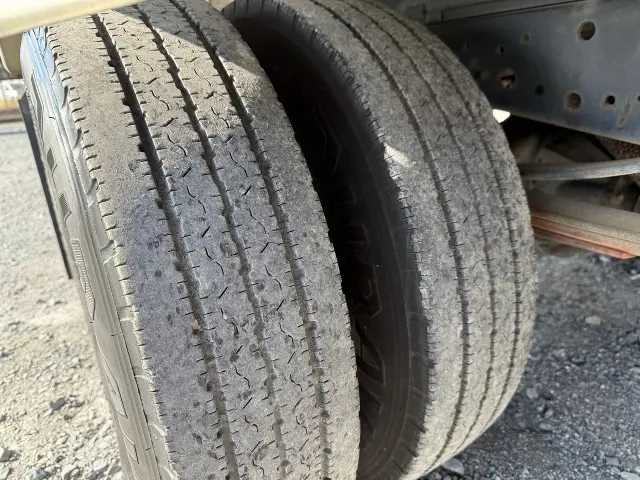 いすゞ エルフ PB-NPR81AN(2WD)の写真33