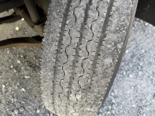 いすゞ エルフ PB-NPR81AN(2WD)の写真35