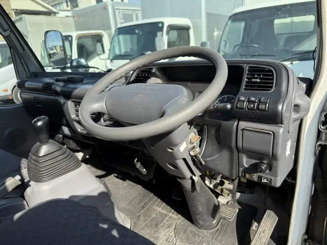 いすゞ エルフ PB-NPR81AN(2WD)の写真39