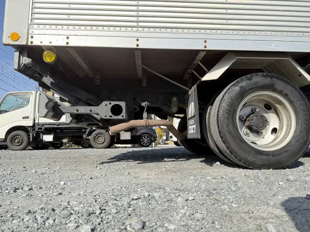 いすゞ エルフ PB-NPR81AN(2WD)の写真39