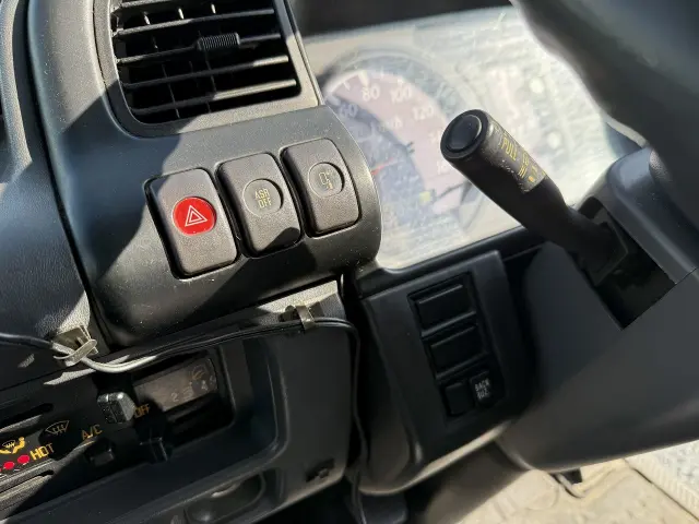 いすゞ エルフ PB-NPR81AN(2WD)の写真45