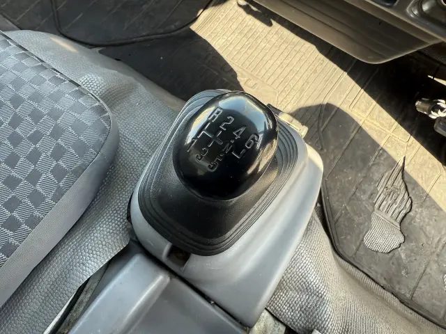 いすゞ エルフ PB-NPR81AN(2WD)の写真47