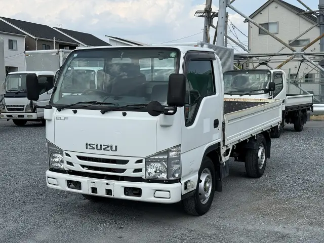 いすゞ エルフ TRG-NHR85A(2WD)の写真1