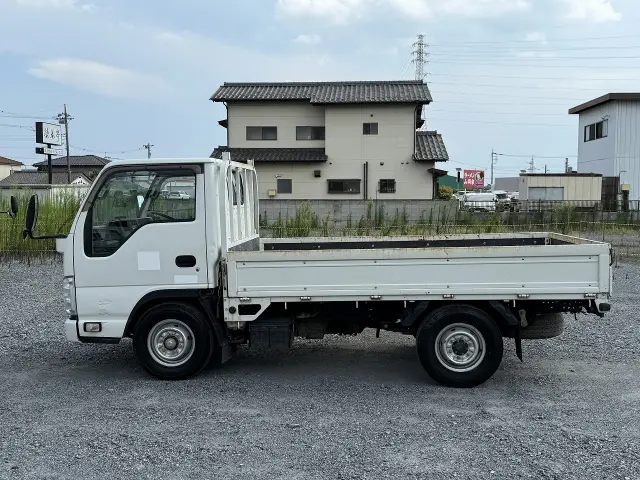 いすゞ エルフ TRG-NHR85A(2WD)の写真3