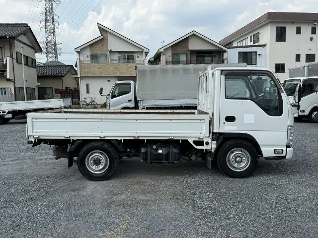 いすゞ エルフ TRG-NHR85A(2WD)の写真4