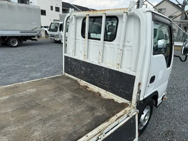 いすゞ エルフ TRG-NHR85A(2WD)の写真6