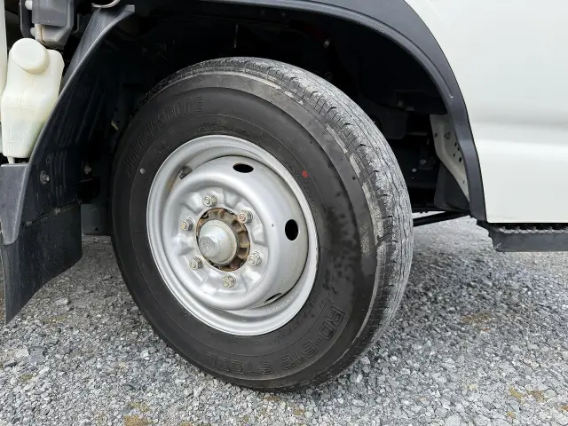 いすゞ エルフ TRG-NHR85A(2WD)の写真11