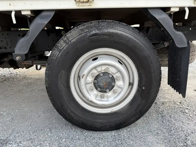 いすゞ エルフ TRG-NHR85A(2WD)の写真14