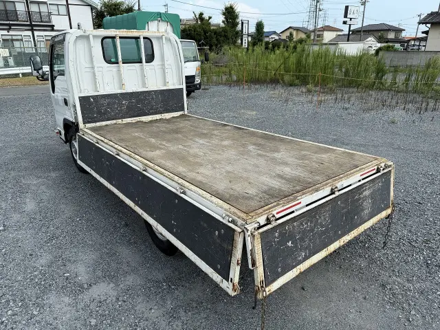 いすゞ エルフ TRG-NHR85A(2WD)の写真26