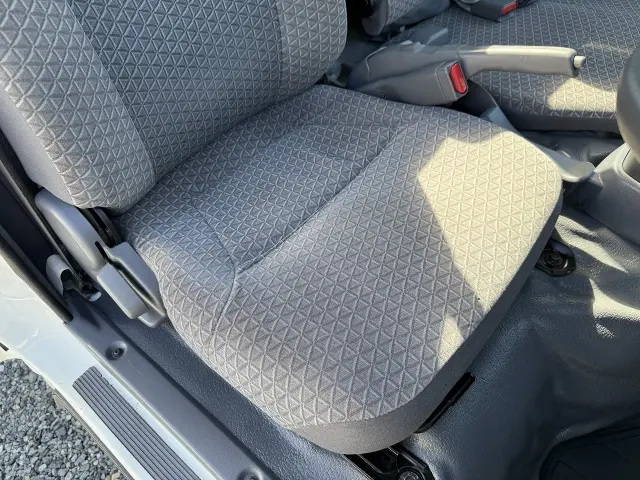 いすゞ エルフ TRG-NHR85A(2WD)の写真39