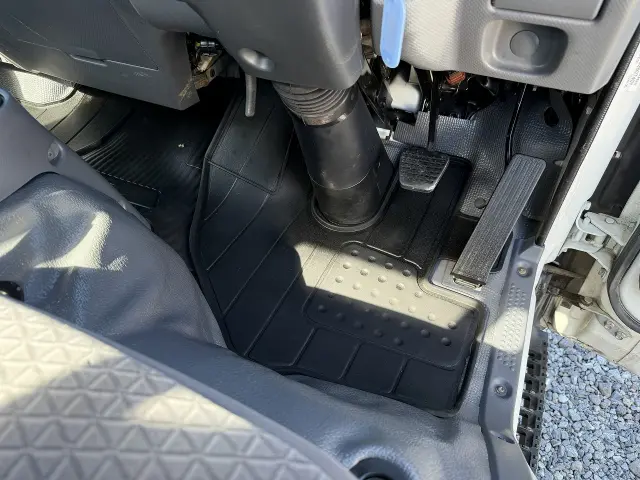 いすゞ エルフ TRG-NHR85A(2WD)の写真43