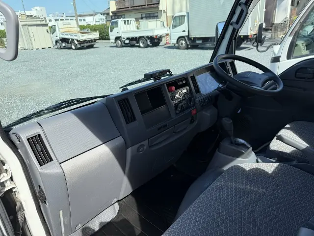 いすゞ エルフ TRG-NHR85A(2WD)の写真47