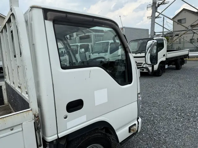 いすゞ エルフ TRG-NHR85A(2WD)の写真50