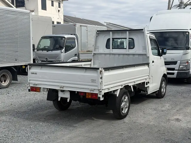 トヨタ タウンエーストラック ABF-S412U(4WD)の写真2