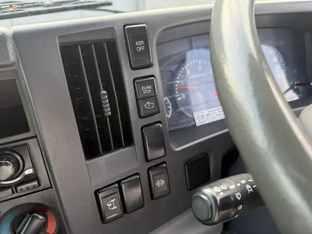 いすゞ エルフ SKG-NPR85YN(2WD)の写真46