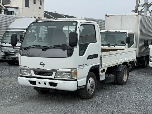 日産 アトラス KR-AKS81EA(4WD)の写真1