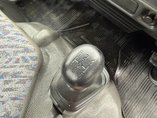 日産 アトラス KR-AKS81EA(4WD)の写真20