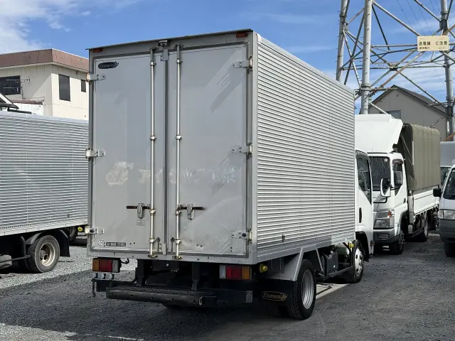 いすゞ エルフ BKG-NLR85N(2WD)の写真2