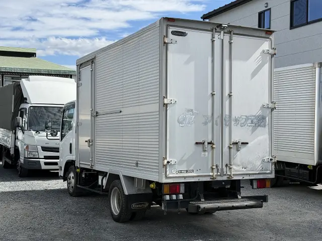 いすゞ エルフ BKG-NLR85N(2WD)の写真4