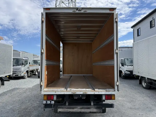 いすゞ エルフ BKG-NLR85N(2WD)の写真5