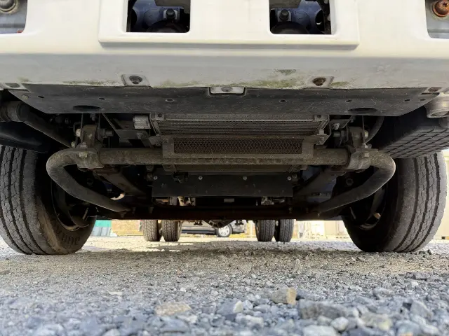 いすゞ エルフ BKG-NLR85N(2WD)の写真9