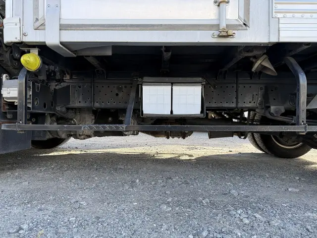いすゞ エルフ BKG-NLR85N(2WD)の写真10