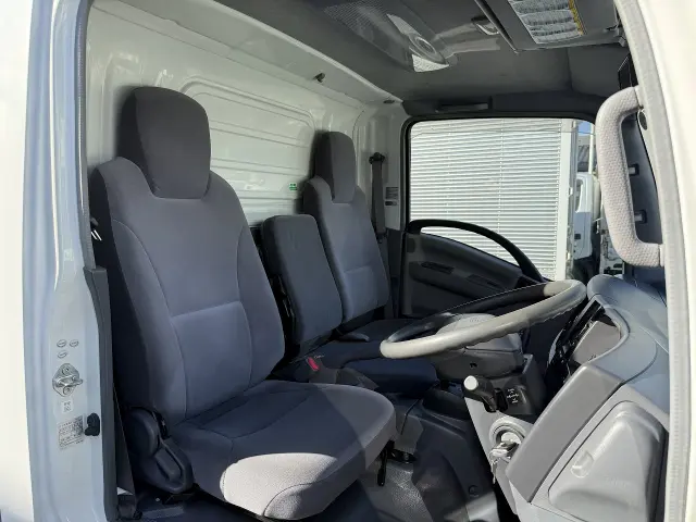 いすゞ エルフ BKG-NLR85N(2WD)の写真16