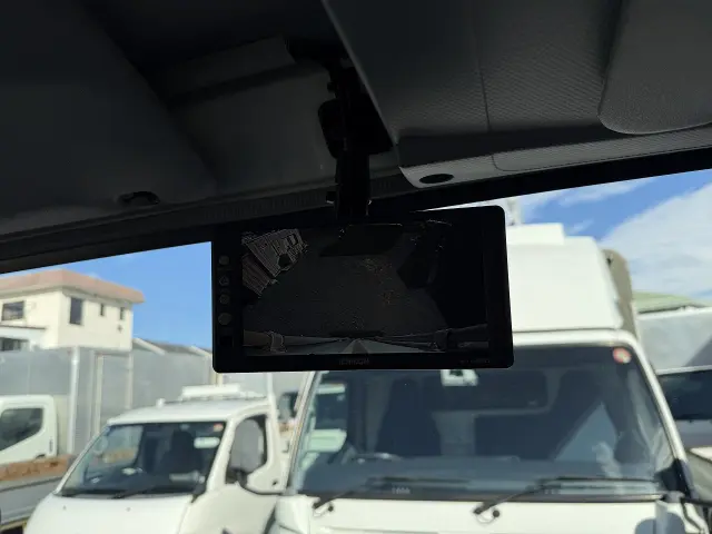 いすゞ エルフ BKG-NLR85N(2WD)の写真19