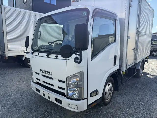 いすゞ エルフ BKG-NLR85N(2WD)の写真23
