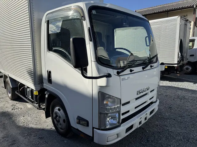いすゞ エルフ BKG-NLR85N(2WD)の写真24