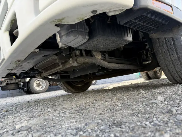 いすゞ エルフ BKG-NLR85N(2WD)の写真36
