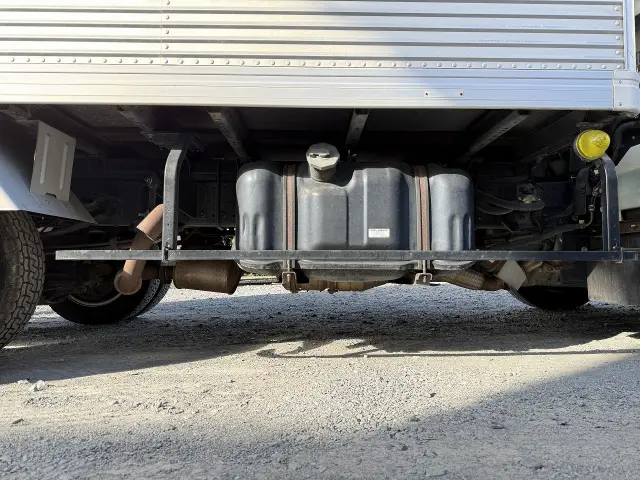 いすゞ エルフ BKG-NLR85N(2WD)の写真39